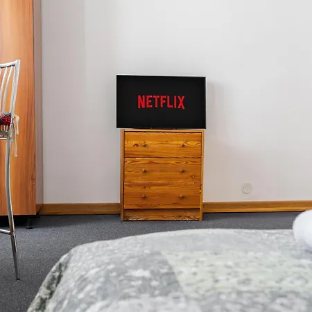 Downtown Happy Hippie Old Town * Бухарест