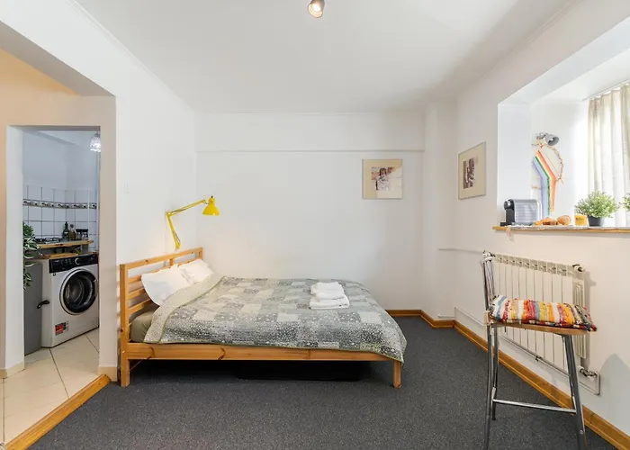 Downtown Happy Hippie Old Town *