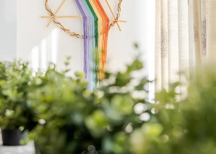 Downtown Happy Hippie Old Town *