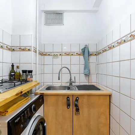 Downtown Happy Hippie Old Town *